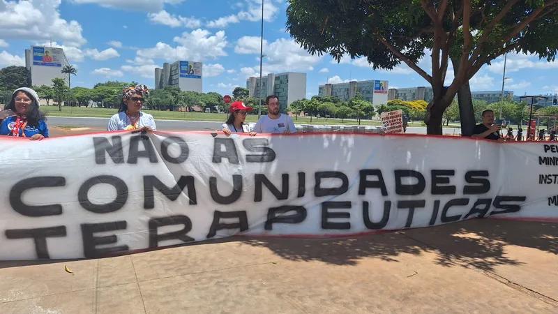 Imagem de fundo da matéria "Quanto as comunidades terapêuticas custam à saúde mental do Distrito Federal?"